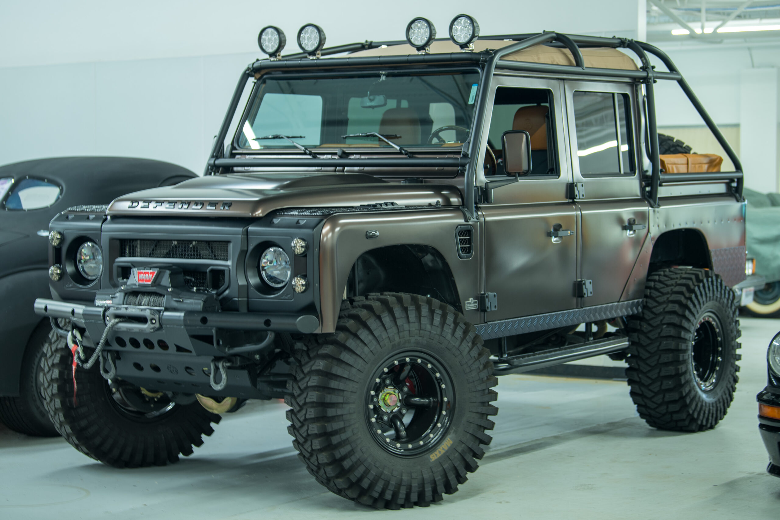 LR002 “Land Rover oil change and maintenance”