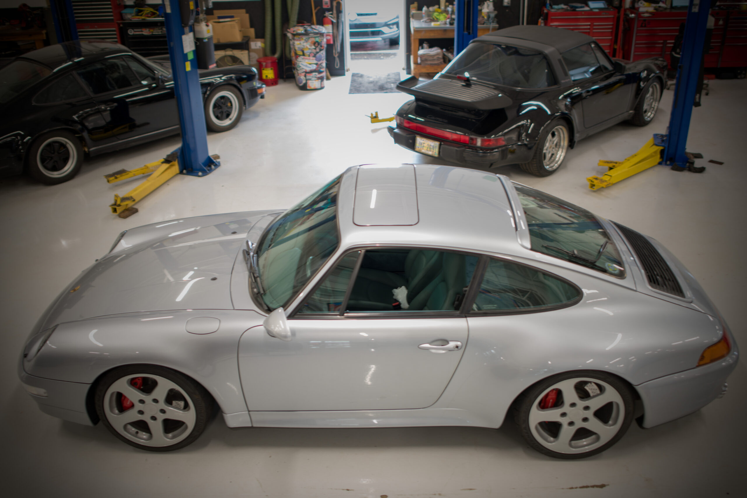 PC001 “Technician tuning Porsche engine”